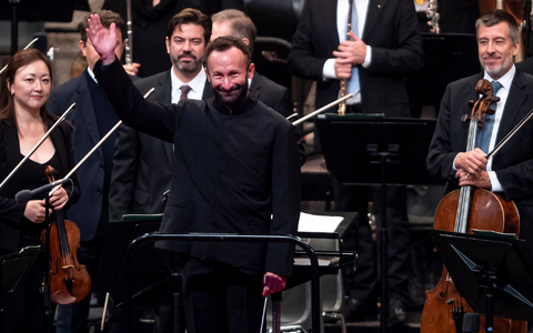 Der Dirigent sieht die Partnerschaft mit dem Salzburger Osterfestival als persönliches Karriere-Highlight. (Archivbild) - Foto: Fabian Sommer/dpa