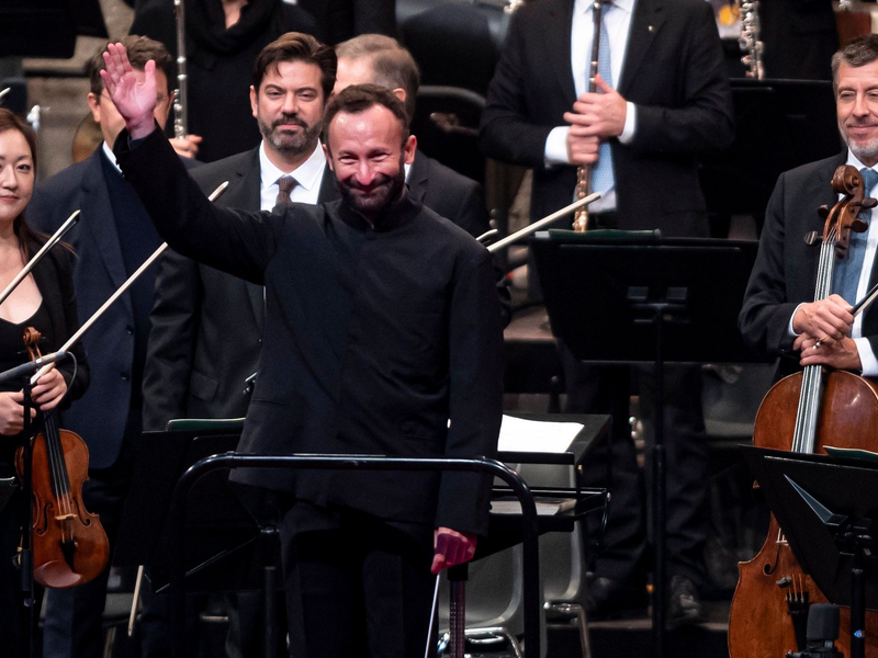 Der Dirigent sieht die Partnerschaft mit dem Salzburger Osterfestival als persönliches Karriere-Highlight. (Archivbild) - Foto: Fabian Sommer/dpa