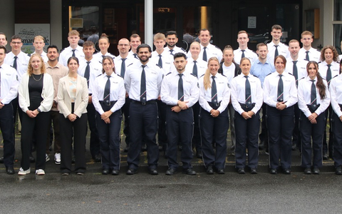POL-SI: Nachersatz für die Kreispolizeibehörde Siegen-Wittgenstein: Landrat und Behördenleiter Andreas Müller begrüßt 33 neue Beamtinnen und Beamte #polsiwi - Foto: presseportal.de