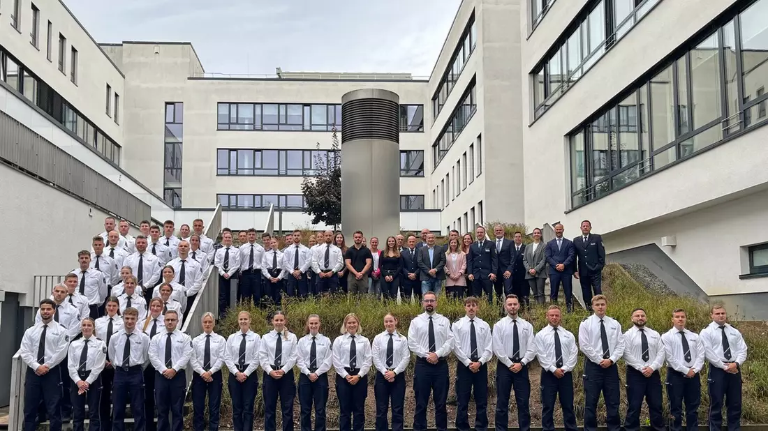 POL-MG: Polizeipräsidium Mönchengladbach begrüßt 58 Neuzugänge zum 1. September - Bild: presseportal.de
