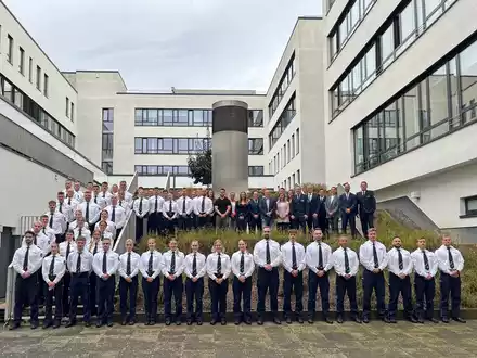 POL-MG: Polizeipräsidium Mönchengladbach begrüßt 58 Neuzugänge zum 1. September - Foto: presseportal.de