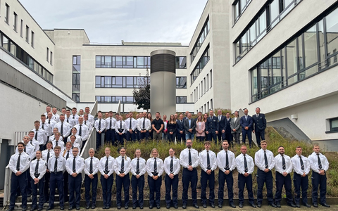 POL-MG: Polizeipräsidium Mönchengladbach begrüßt 58 Neuzugänge zum 1. September - Foto: presseportal.de