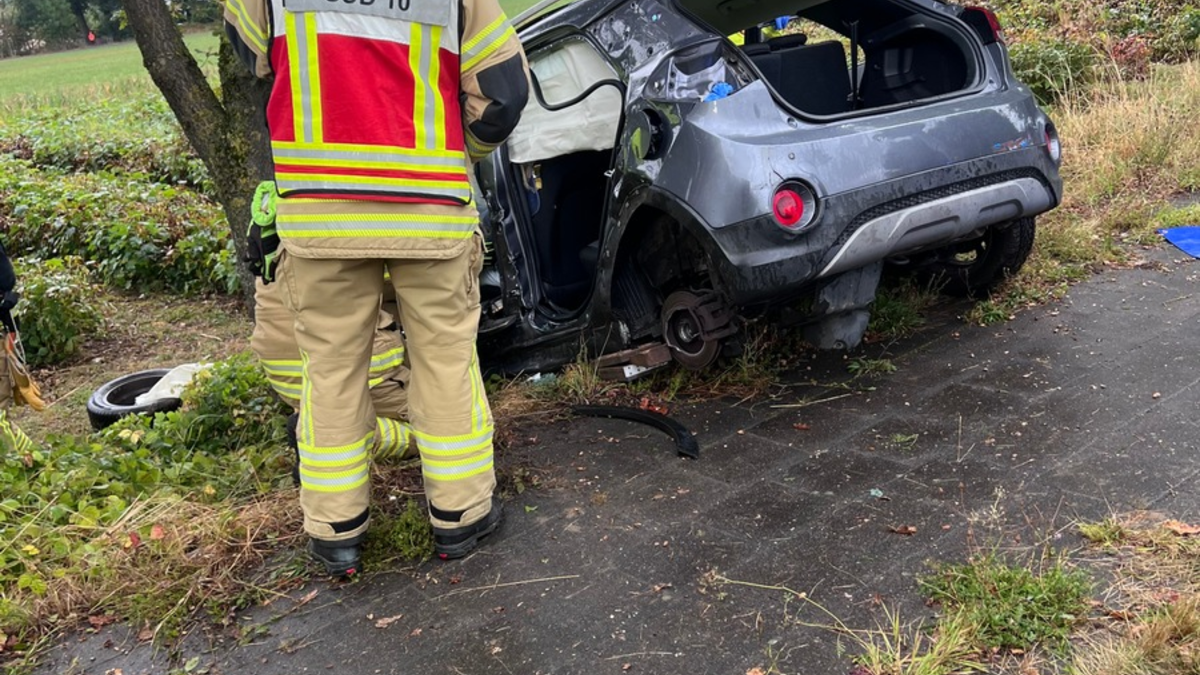 FW Paderborn: Verkehrsunfall mit zwei beteiligten Fahrzeugen - Foto: presseportal.de