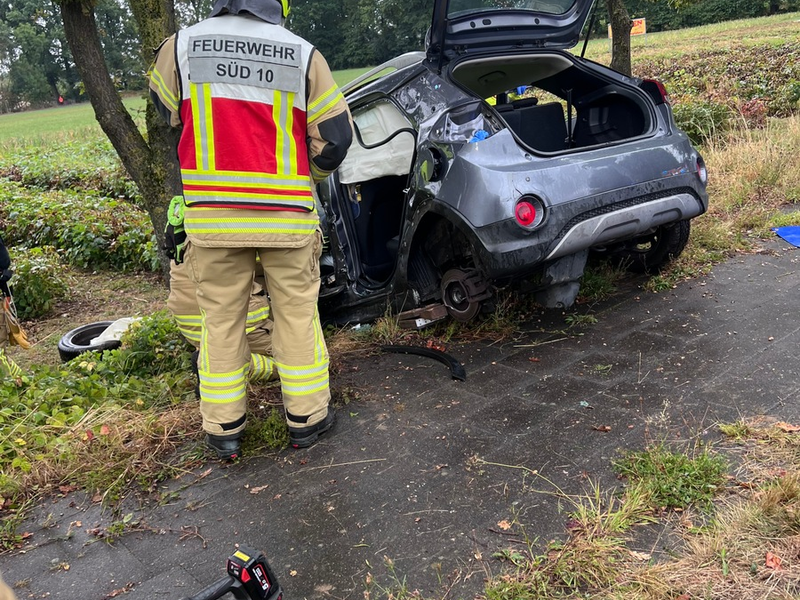 FW Paderborn: Verkehrsunfall mit zwei beteiligten Fahrzeugen - Foto: presseportal.de