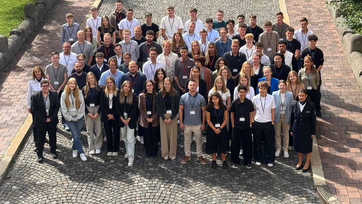 HZA-M: Berufseinsteiger beim Hauptzollamt München Jetzt Karriere beim ZOLL starten! - Foto: presseportal.de