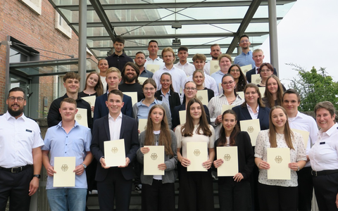 HZA-N: Berufseinsteiger beim Hauptzollamt NĂŒrnberg Karrierestart beim Zoll - Foto: Zoll, presseportal.de HZA-N: Berufseinsteiger beim Hauptzollamt NĂŒrnberg Karrierestart beim Zoll - Foto: Zoll, presseportal.de