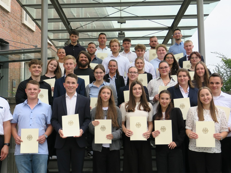 HZA-N: Berufseinsteiger beim Hauptzollamt Nürnberg Karrierestart beim Zoll - Foto: Zoll, presseportal.de