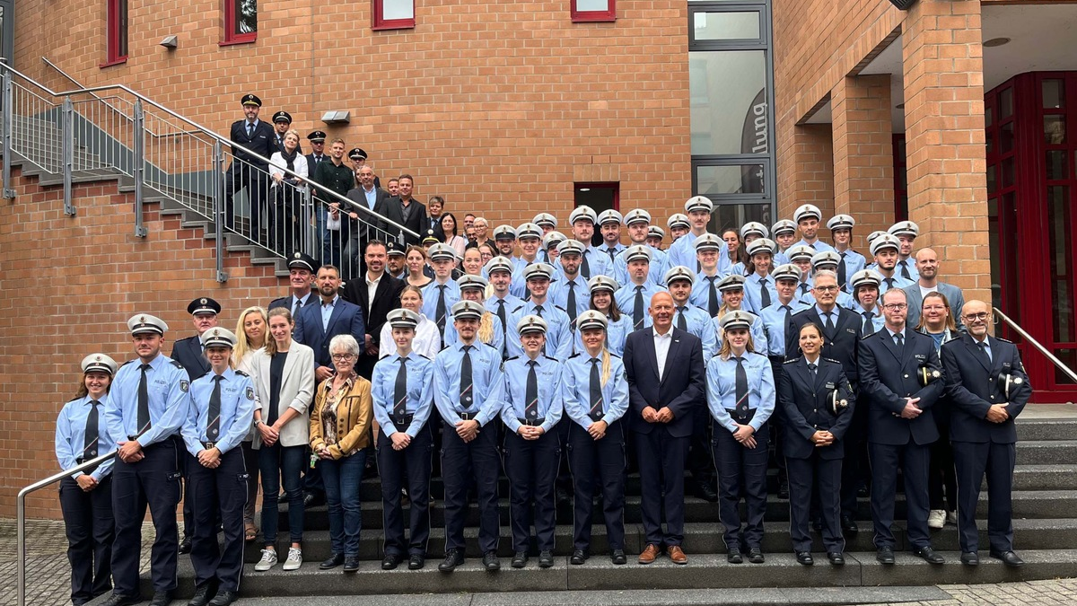 POL-REK: 250901-1: Über 50 neue Polizistinnen und Polizisten für den Rhein-Erft-Kreis - Foto: presseportal.de