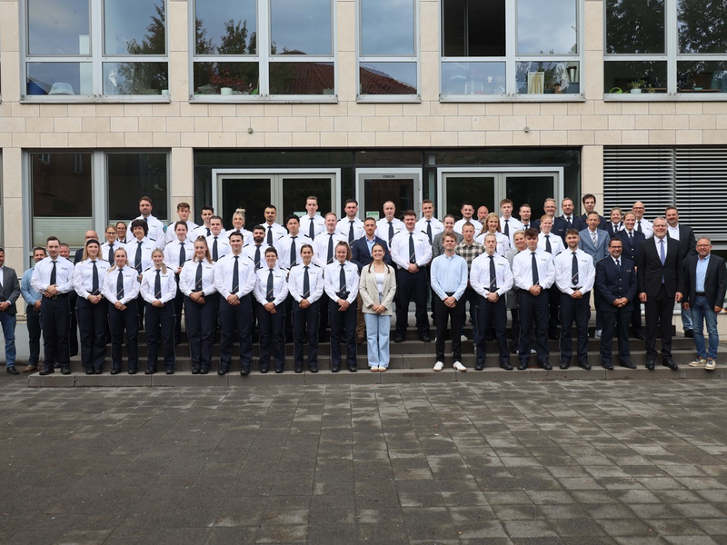 POL-VIE: Herzlich willkommen: 41 neue Polizistinnen und Polizisten beginnen ihren Dienst - Foto: presseportal.de