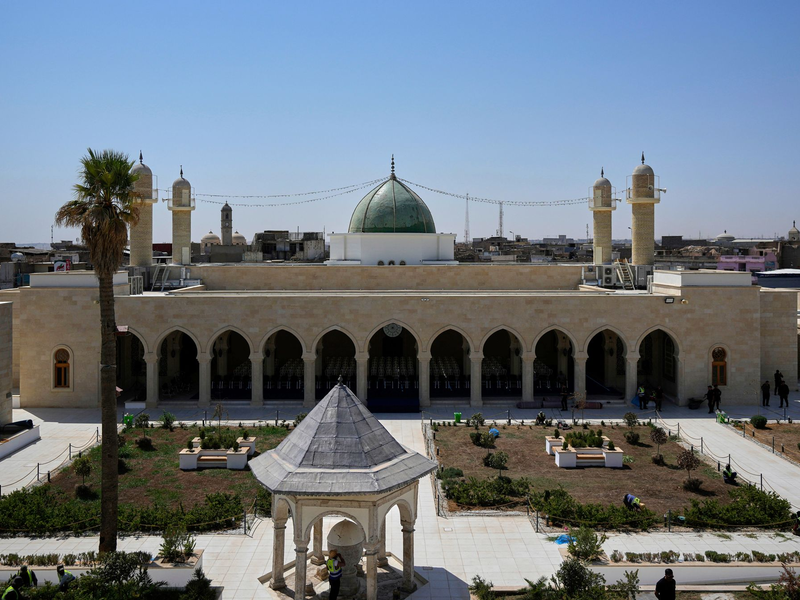 Die Al-Nuri-Moschee vor dem Besuch des irakischen Regierungschefs. - Foto: Hadi Mizban/AP/dpa