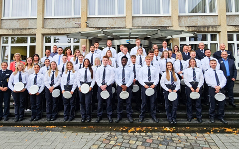 POL-DN: Verstärkung eingetroffen - Neue Polizeibeamtinnen und Beamte für den Kreis Düren - Foto: presseportal.de