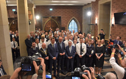 POL-MS: Ein ganz besonderer Empfang: Bundeskanzler, Ministerpräsident und NRW-Innenminister begrüßen 115 neue Kolleginnen und Kollegen bei der Polizei Münster - Foto: presseportal.de