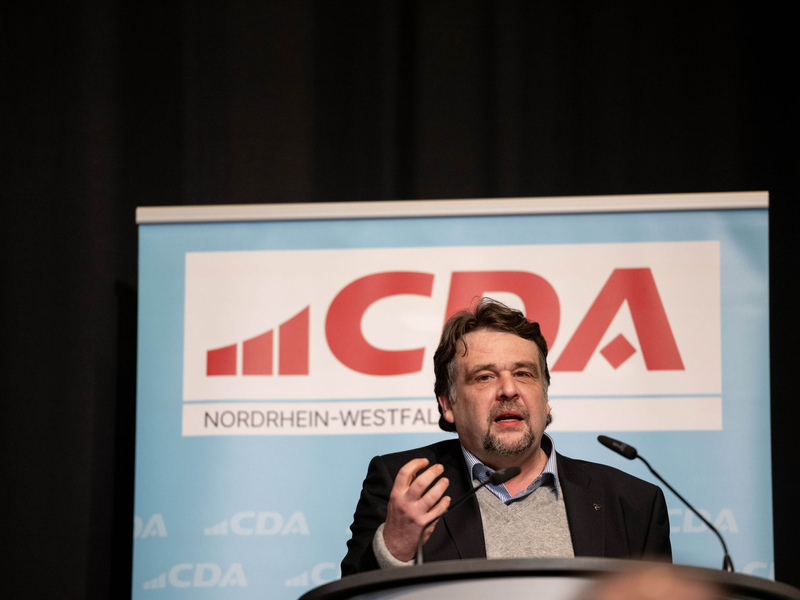 CDA-Chef Radtke schlägt eine Anhebung der Reichensteuer vor. - Foto: Fabian Strauch/dpa