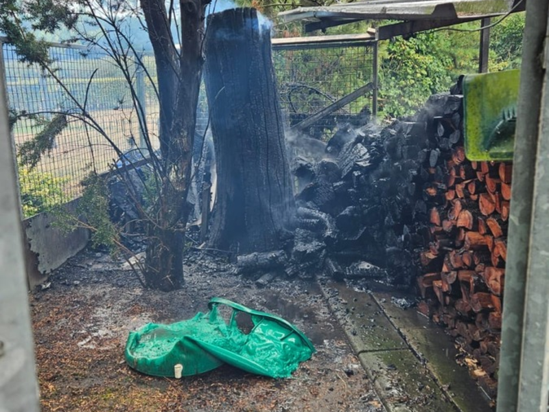 FW-Schermbeck: Garagenbrand - Foto: presseportal.de