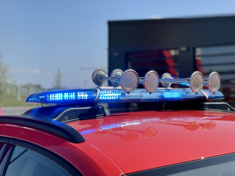 FW Alpen: Person in Aufzug - Foto: presseportal.de