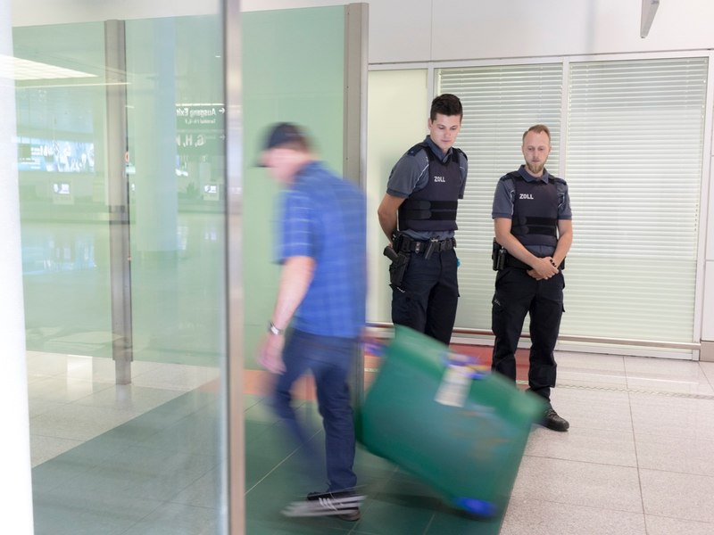 HZA-M: Reisetipps vom Zoll - So bleibt die Rückkehr aus dem Urlaub stressfrei - Foto: presseportal.de