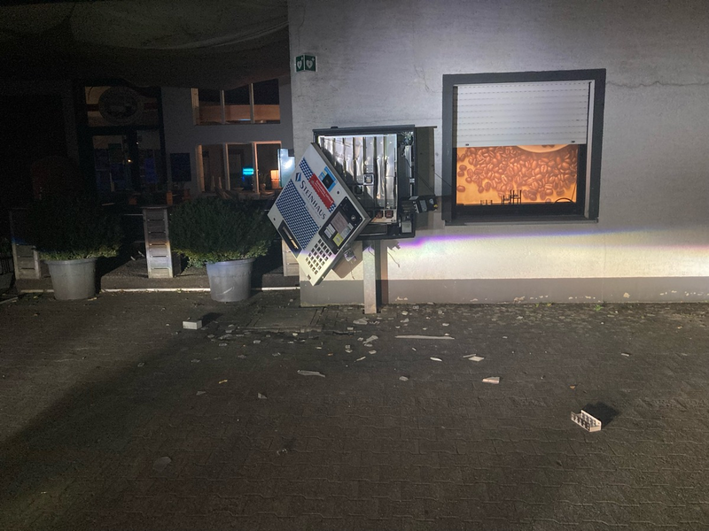 POL-SO: Erneute Sprengungen von Zigarettenautomaten - Foto: presseportal.de