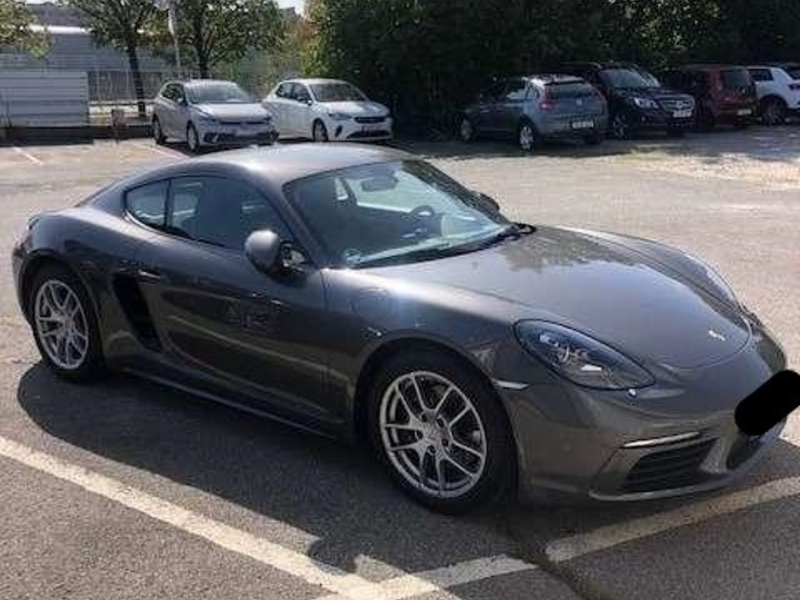 POL-H: Zeugenaufruf: Täter stehlen zwei hochwertige Porsche in Hannover-Linden-Süd - Polizei bittet um Hinweise - Foto: presseportal.de