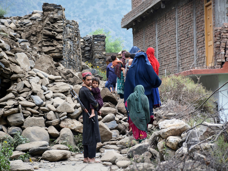 Die Erdbebenkatastrophe in Afghanistan hat große Zerstörungen angerichtet. - Foto: Wahidullah Kakar/AP/dpa