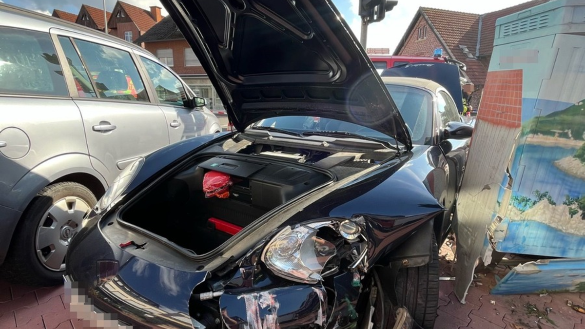 POL-COE: Nottuln, Stiftsstraße/ Auto kommt von Straße ab - Foto: presseportal.de