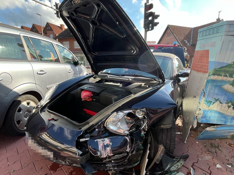 POL-COE: Nottuln, Stiftsstraße/ Auto kommt von Straße ab - Foto: presseportal.de