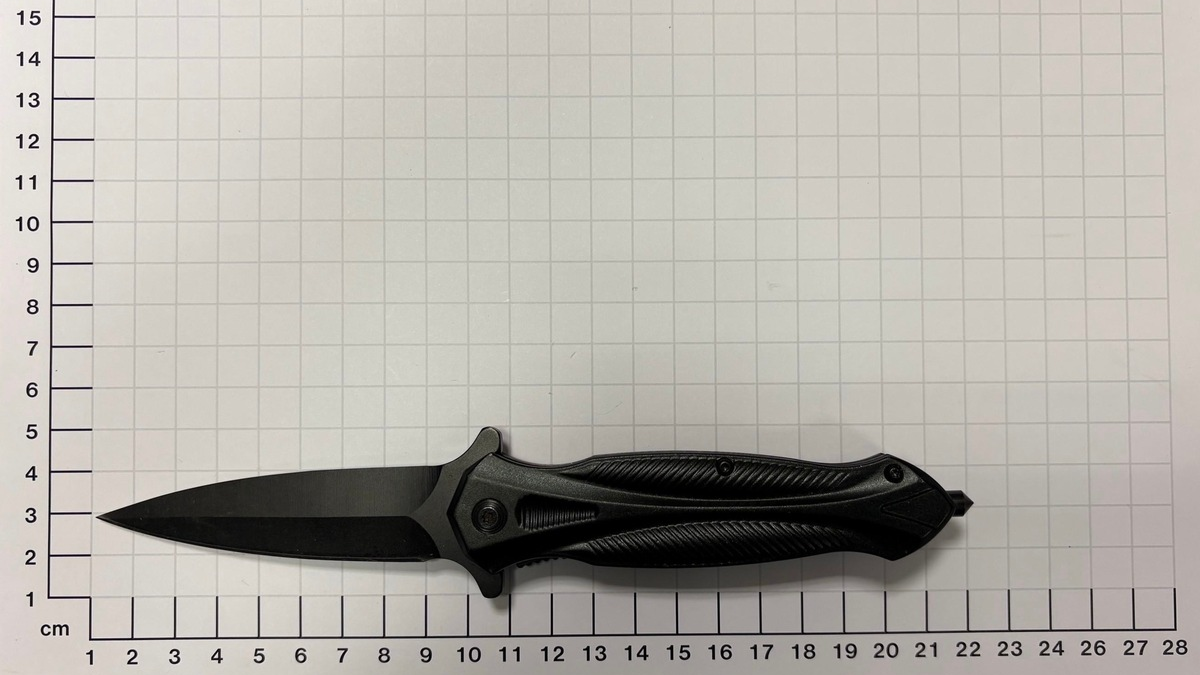 BPOL NRW: Mit Messer und Drogen unterwegs - Bundespolizei bringt aggressive Frau unter Kontrolle - Foto: presseportal.de