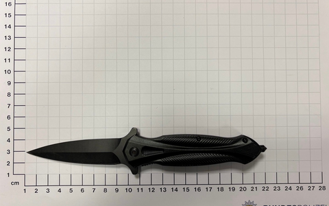 BPOL NRW: Mit Messer und Drogen unterwegs - Bundespolizei bringt aggressive Frau unter Kontrolle - Foto: presseportal.de