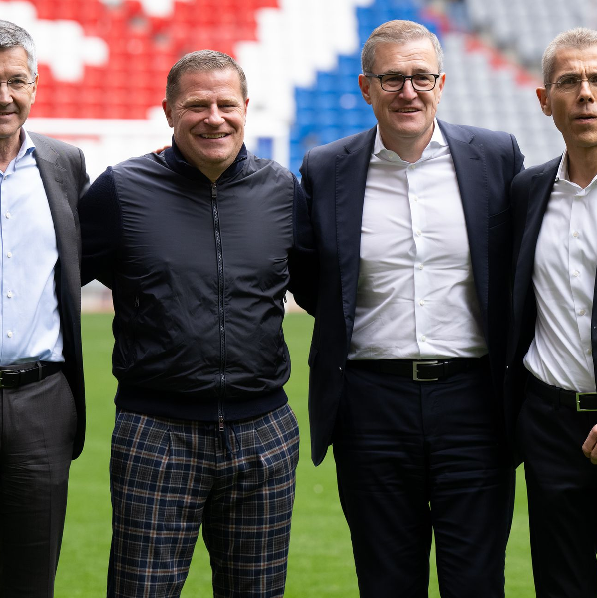 In dieser Form ist die Führung des FC Bayern nicht mehr lange zusammen, Michael Diederich (r.) verlässt den Club bald. - Foto: Sven Hoppe/dpa