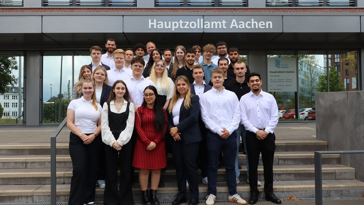 HZA-AC: Berufseinsteiger beim Hauptzollamt Aachen / Jetzt Karriere beim ZOLL starten! - Foto: presseportal.de