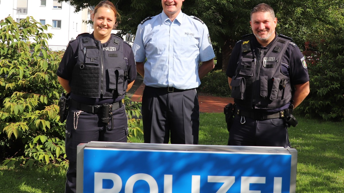 POL-HX: Neue Bezirksdienstbeamte für die Stadt Höxter im Einsatz - Foto: presseportal.de