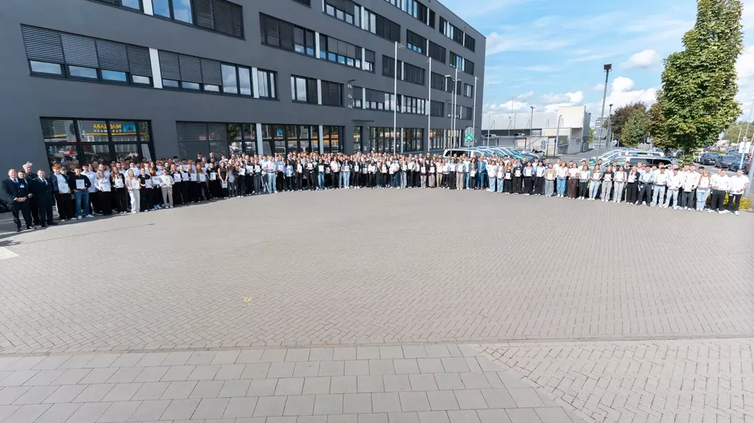 POL-AC: Polizei Aachen begrüßt neue Kolleginnen und Kollegen - Bild: presseportal.de