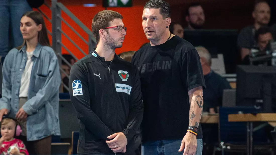 Seit 2020 bei den Füchsen: Jaron Siewert (l.) und Stefan Kretzschmar. (Archivbild) - Bild: Sebastian Räppold/Sportfoto Matthias Koch/dpa