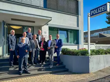 POL-WES: Kamp- Lintfort- Vorstellung der neuen Bezirksdienstleitung der Polizeiwache West/ Kamp- Lintfort - Foto: presseportal.de