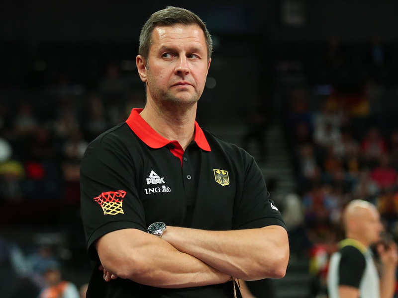 Ibrahimagic wird die Vorrunde als Chefcoach beenden. - Foto: Matthias Stickel/dpa