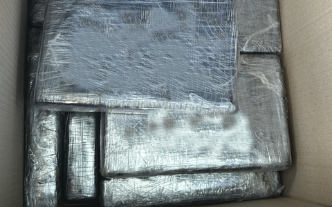 HZA-AC: Über 21 Kilo Kokain im Kofferraum - Zöllner hatten den richtigen Riecher / Mutmaßlicher Drogenkurier geht dem Aachener Zoll in Waldfeucht ins Netz - Foto: presseportal.de