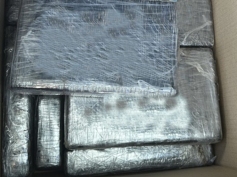 HZA-AC: Über 21 Kilo Kokain im Kofferraum - Zöllner hatten den richtigen Riecher / Mutmaßlicher Drogenkurier geht dem Aachener Zoll in Waldfeucht ins Netz - Foto: presseportal.de