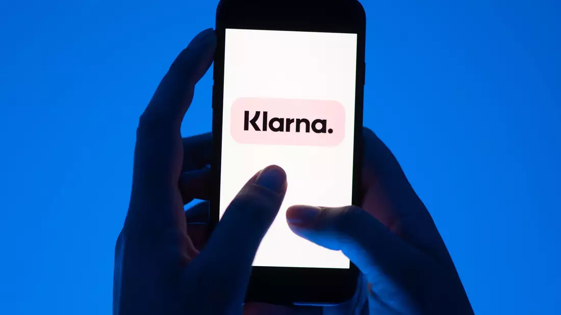 Klarna startete in Schweden und geht nun in den USA an die Börse. (Archivbild) - Bild: Sebastian Kahnert/dpa