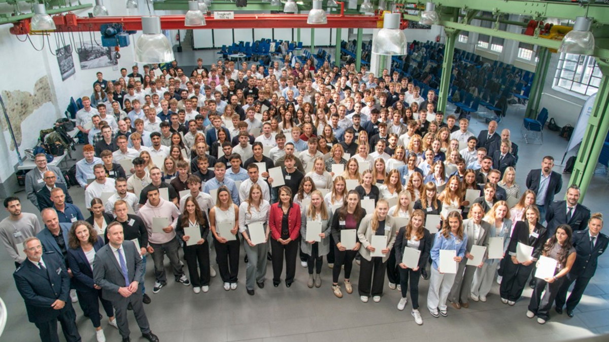 POL-HA: 279 neue Gesichter für die Zukunft der Polizei - Ausbildungsleitung begrüßt neuen Einstellungsjahrgang am Standort Hagen - Foto: presseportal.de