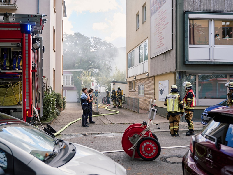 FW-E: Pkw-Brand in Tiefgarage - Kindertagesstätte geräumt - Foto: presseportal.de