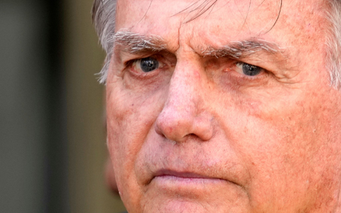 Bolsonaros Anhänger beten für den Ex-Präsidenten. - Foto: Eraldo Peres/AP/dpa