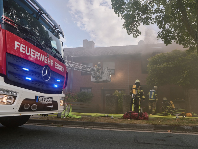 FW-E: Ausgedehnter Kellerbrand in einem Einfamilienhaus - Foto: presseportal.de