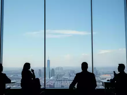 S&P 500 Futures Signal Cautious Open Following Holiday Weekend - Foto: über boerse-global.de