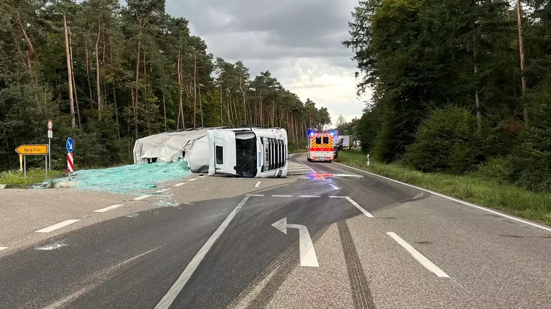 POL-PDLD: Vollsperrung B 9 bei Berg nach Lkw-Unfall - Bild: presseportal.de
