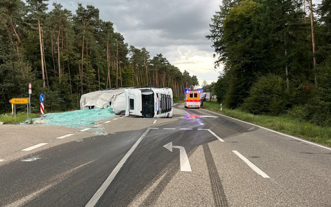 POL-PDLD: Vollsperrung B 9 bei Berg nach Lkw-Unfall - Foto: presseportal.de