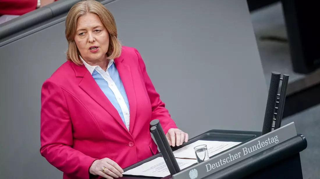 Bundessozialministerin Bärbel Bas (SPD) will Betriebsrenten stärken (Foto: Archiv). - Bild: Kay Nietfeld/dpa