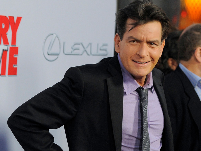 Blickt schon mit 60 auf ein bewegtes Leben zurück: Charlie Sheen. (Archivbild) - Foto: Chris Pizzello/Invision via AP/dpa