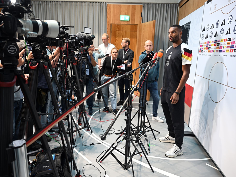 Serge Gnabry sieht der WM mit Optimismus entgegen.  - Foto: Federico Gambarini/dpa