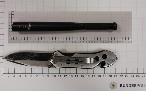 BPOL NRW: Hauptbahnhof Münster - Bundespolizei stellt Messer und Schlagstock bei 16-Jährigem sicher - Foto: presseportal.de