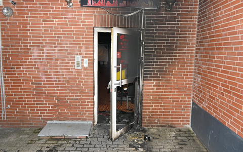 POL-STD: Unbekannte setzen Hintereingang von Stader Spielothek in Brand - Polizei sucht Zeugen, AnhÀnger in Sauensiek entwendet - Foto: presseportal.de POL-STD: Unbekannte setzen Hintereingang von Stader Spielothek in Brand - Polizei sucht Zeugen, AnhÀnger in Sauensiek entwendet - Foto: presseportal.de