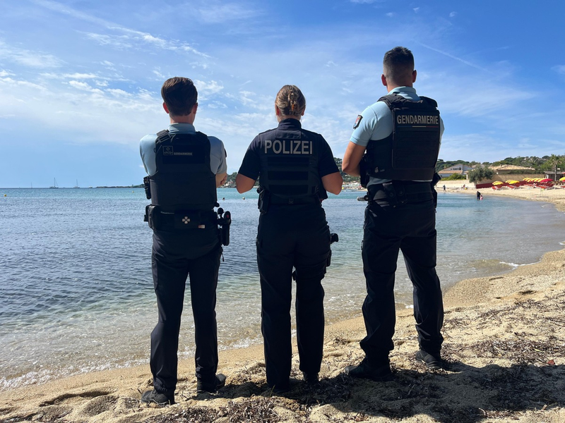 POL-SI: Würde es jederzeit wieder machen: Polizistin aus Bad Berleburg blickt zufrieden auf Auslandseinsatz in Südfrankreich - #polsiwi - Foto: presseportal.de